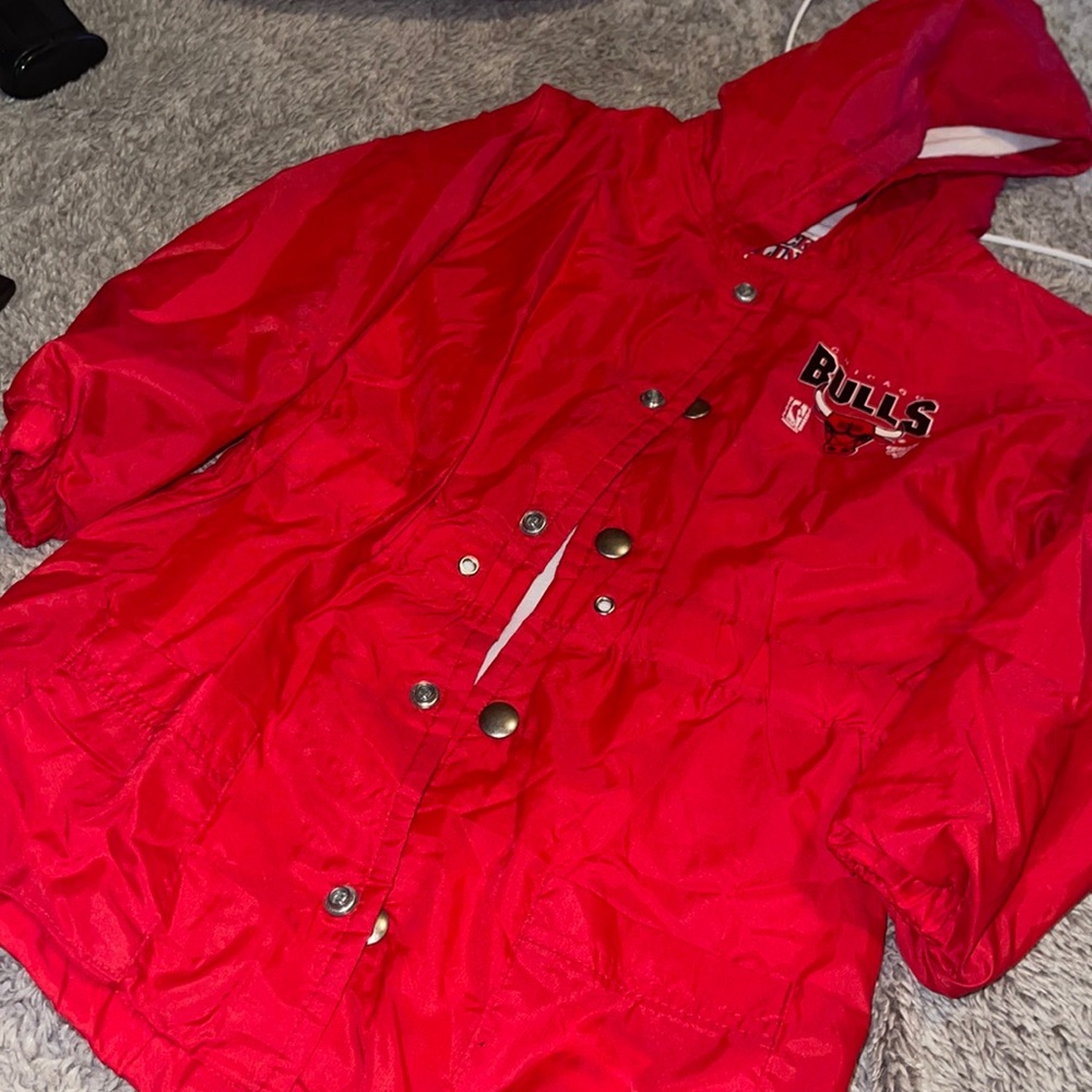 Bulls kids small or 5 coat